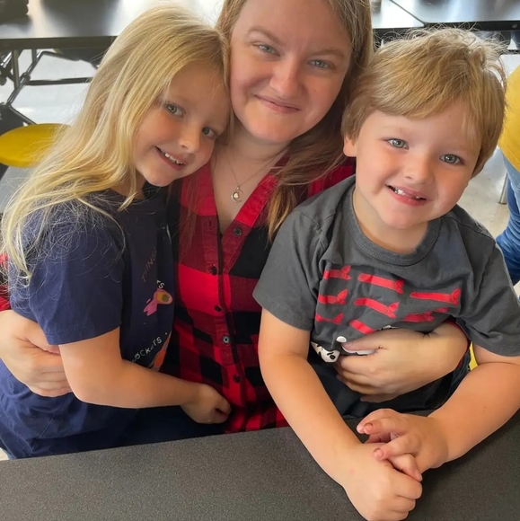 🔥 LIVE EVERYDAY SHARE SHOW  LUX AND DESIGNER BAGS  ⬇️STARTS 🔥 TONITE AT 11 PM - Picture 3 of 8